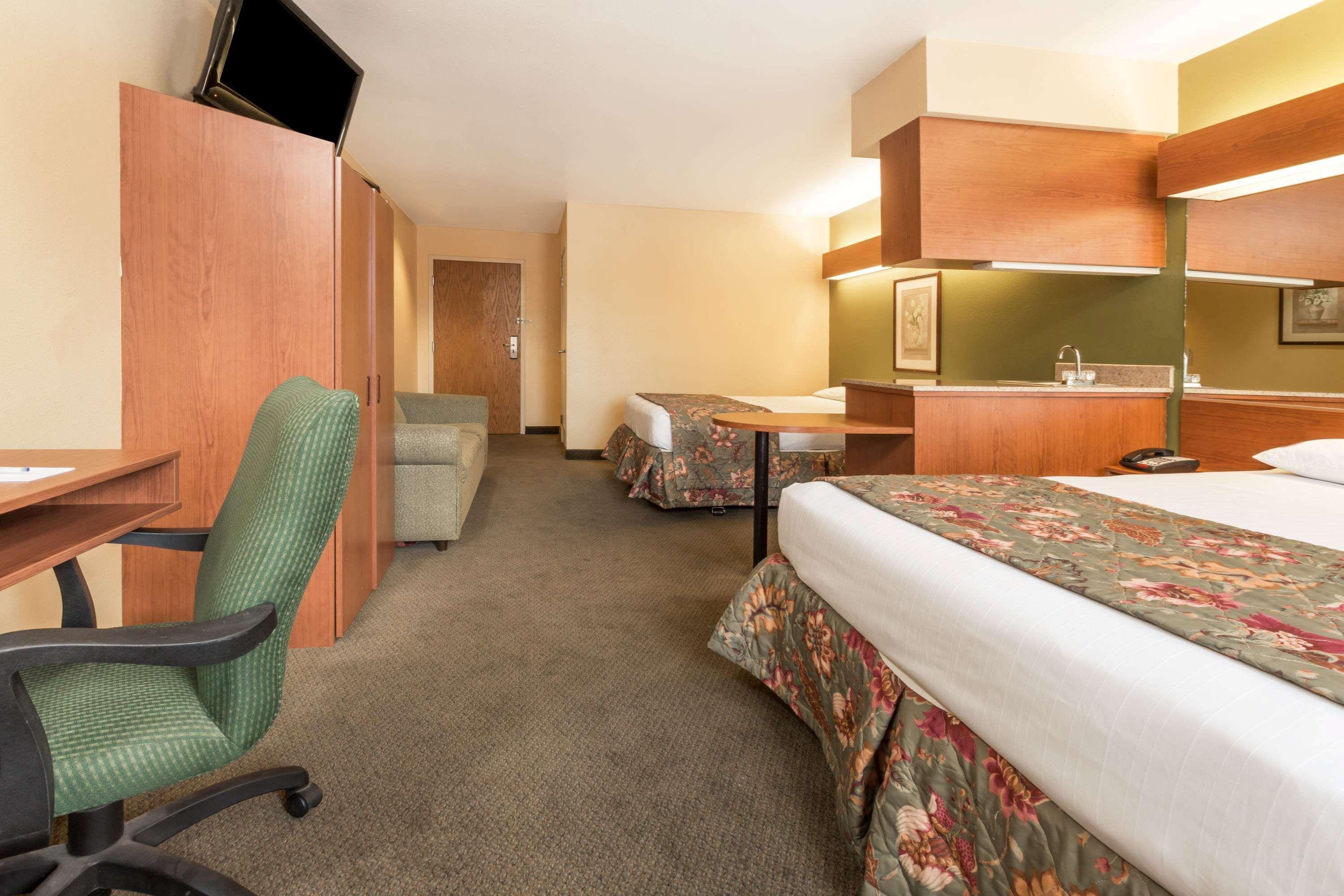 Microtel Inn & Suites By Wyndham Tracy Zewnętrze zdjęcie