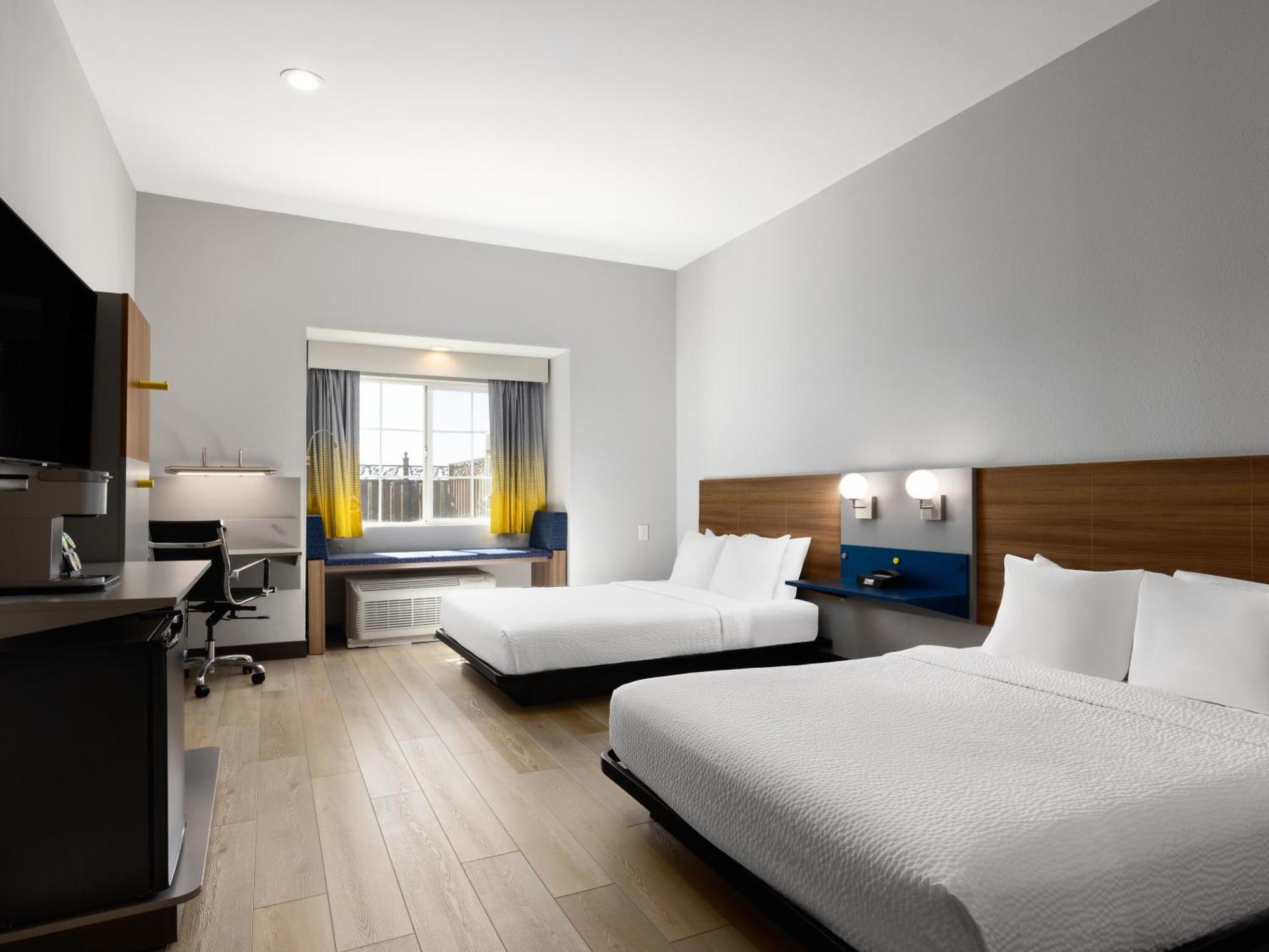 Microtel Inn & Suites By Wyndham Tracy Zewnętrze zdjęcie
