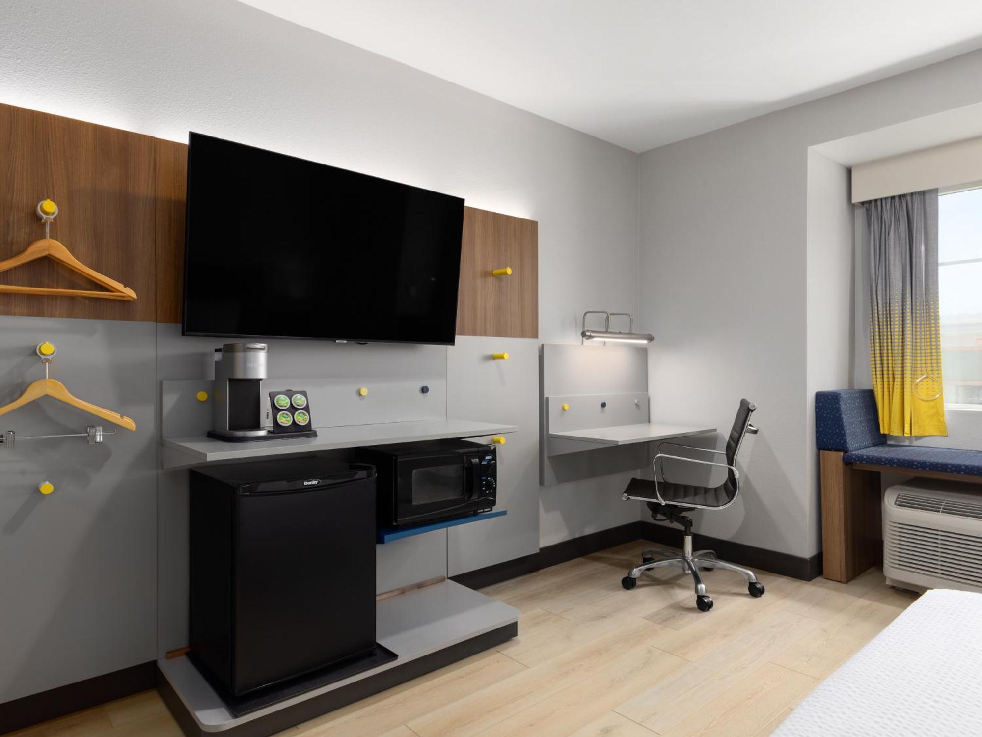 Microtel Inn & Suites By Wyndham Tracy Zewnętrze zdjęcie
